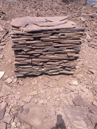 Плитняк лемезит бордовый для цоколя 1,5-2 см купить в Первоуральске