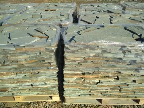 Плитняк златолит зелёный для цоколя, отмостки купить в Первоуральске