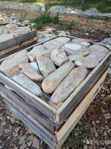 Златолит жёлтый, жёлто-зелёный глыбки и валуны для ланшафтного дизайна купить в Первоуральске