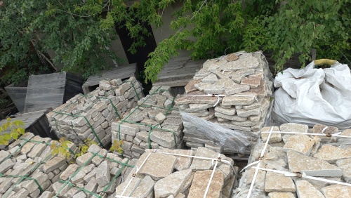 Плитняк гранитный галтованный купить в Первоуральске