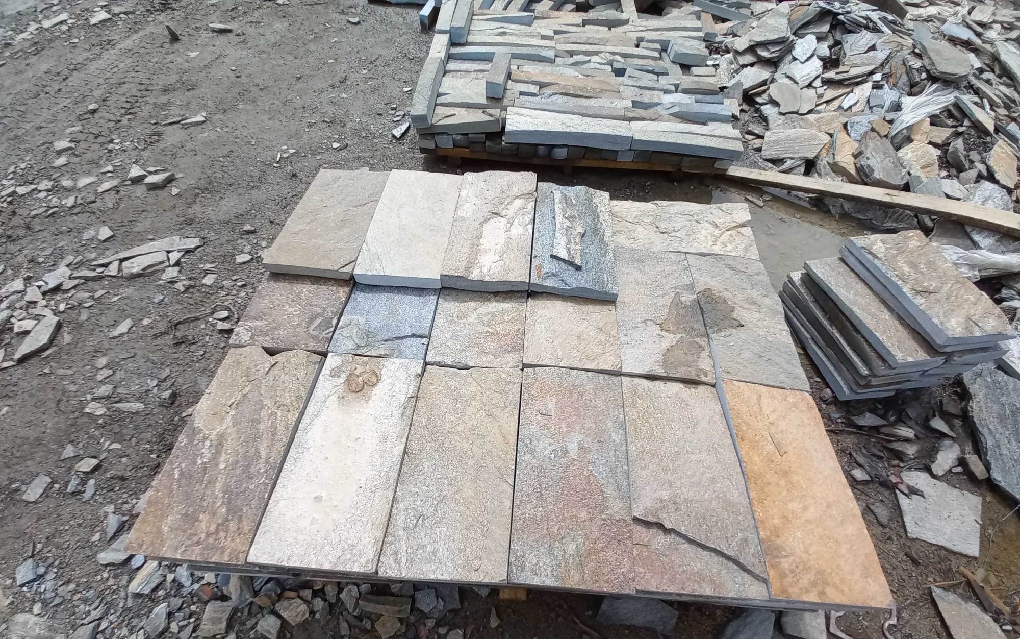 Плитка пилёная златолит Уральский для фасада купить в Первоуральске