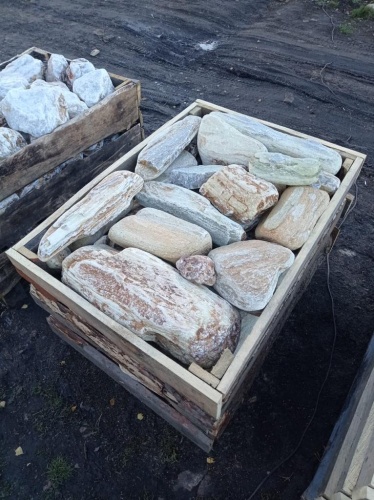 Златолит жёлтый, жёлто-зелёный глыбки и валуны для ланшафтного дизайна купить в Первоуральске