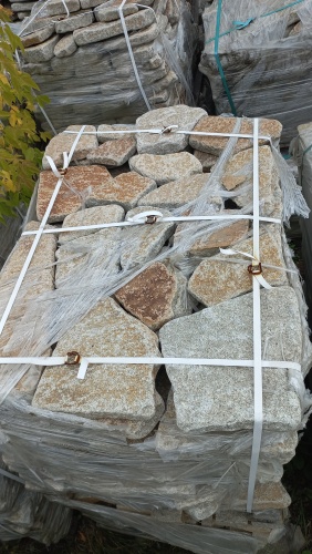 Плитняк галтованный гранитный для ландшафтного дизайна купить в Первоуральске