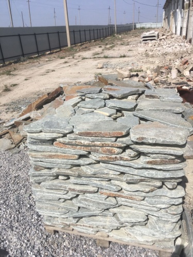 Златолит серебристый галтованный для лестниц купить в Первоуральске