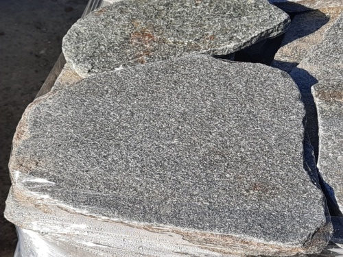 Златолит серебристый галтованный для лестниц купить в Первоуральске